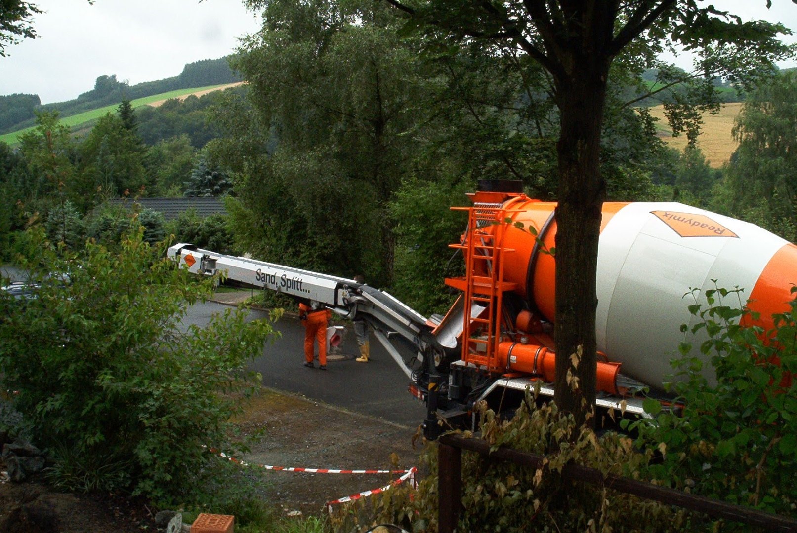 Betonlieferung für die Kellerarbeiten